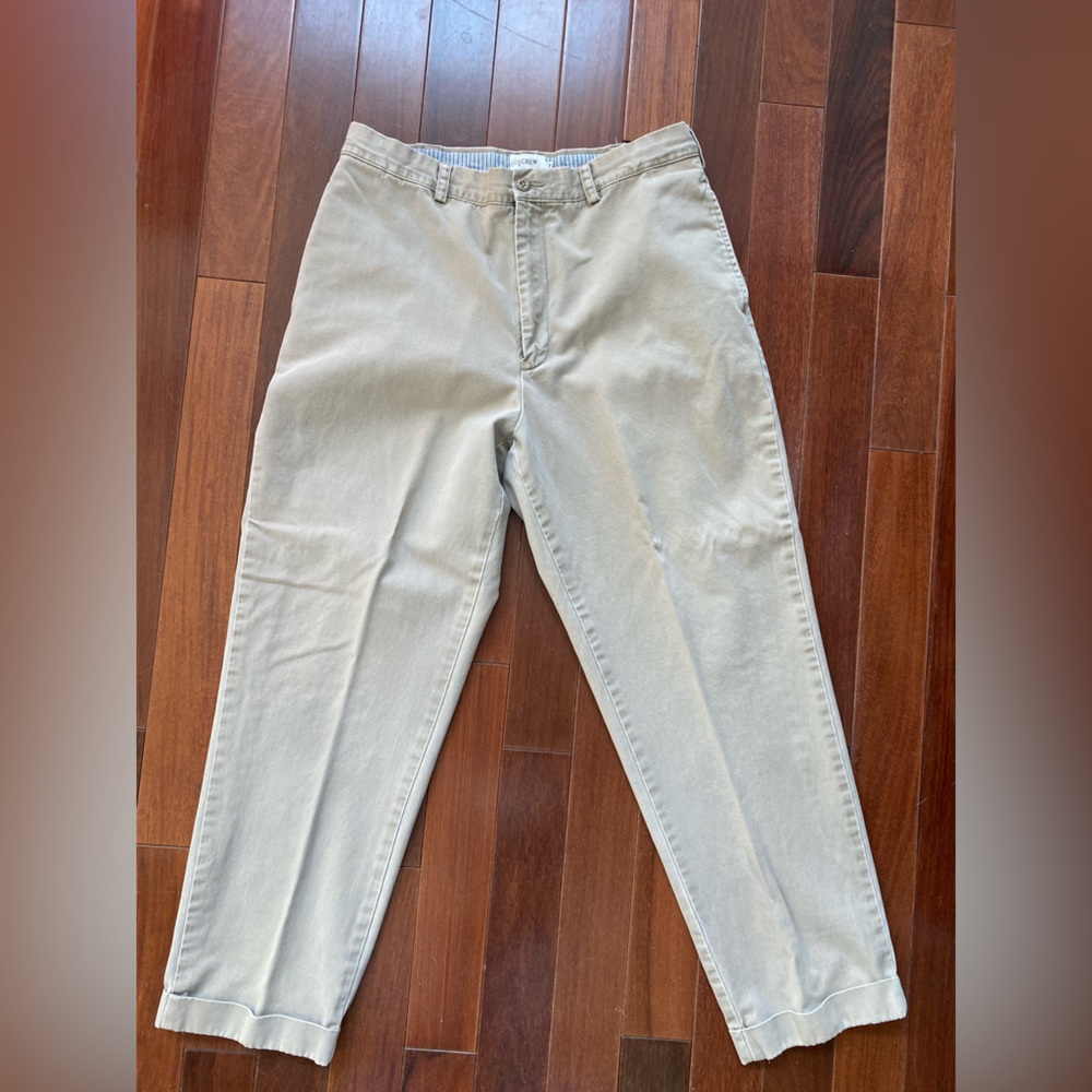 J.Crew flat front Slim fit Men’s 34x 28 Cuffed Hem Khaki pant Short Guy Cotton